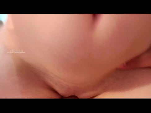 ❤️ 妹の部屋で寝ていたら、それがきっかけで目覚める ️ ファッキングビデオ ❌️